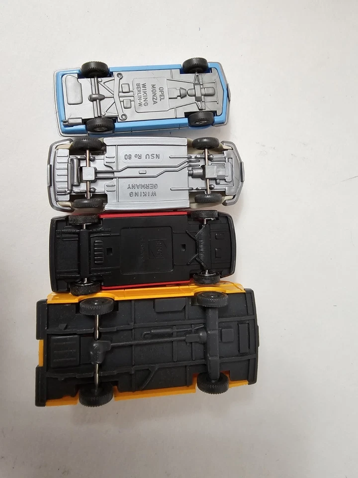 HO Scratch Built 3 bahías autoservicio lavado de autos con valla publicitaria y 3 autos Foto 3 de 4