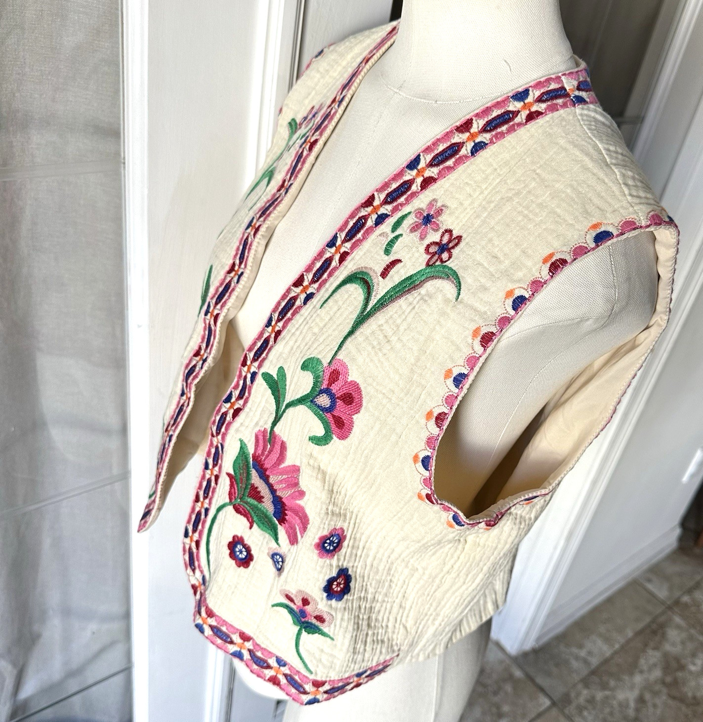 Vintage Hand Embroidered Hungarian Matyo Crop Top… - image 4