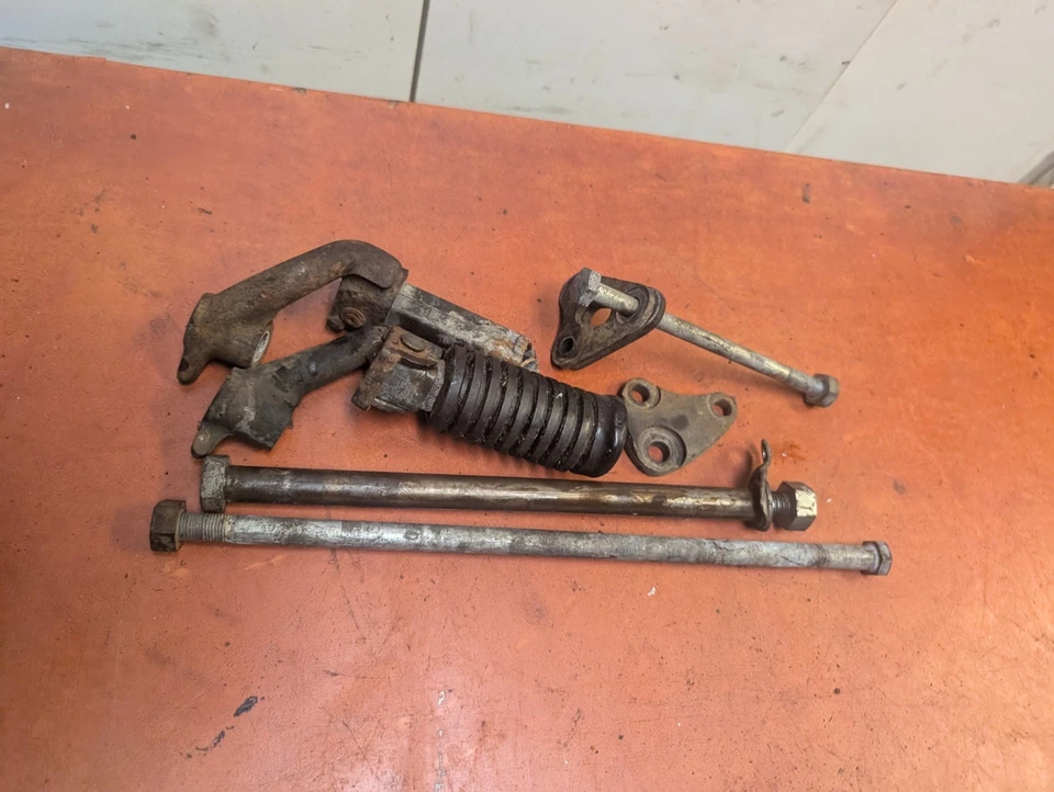 YAMAHA TX500 Foot Pegs ENGINE MOTOR MOUNTS BRACKETS BOLTS TX 500 A TX500A 1974 - Image 4 of 4