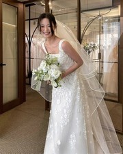 Elegant 3D Floral Appliques Wedding Dress Spaghetti Strap Bridal Floor Length