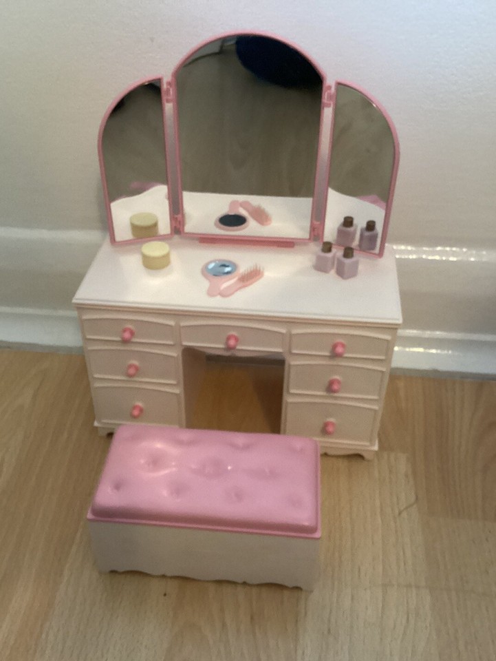 Vintage 1980's Hasbro Sindy Dressing Table Set With Original Box. VGC