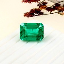 13.75 CT Ethical Colombian Green Hydrothermal Emerald Loose Gemstone Emerald Cut