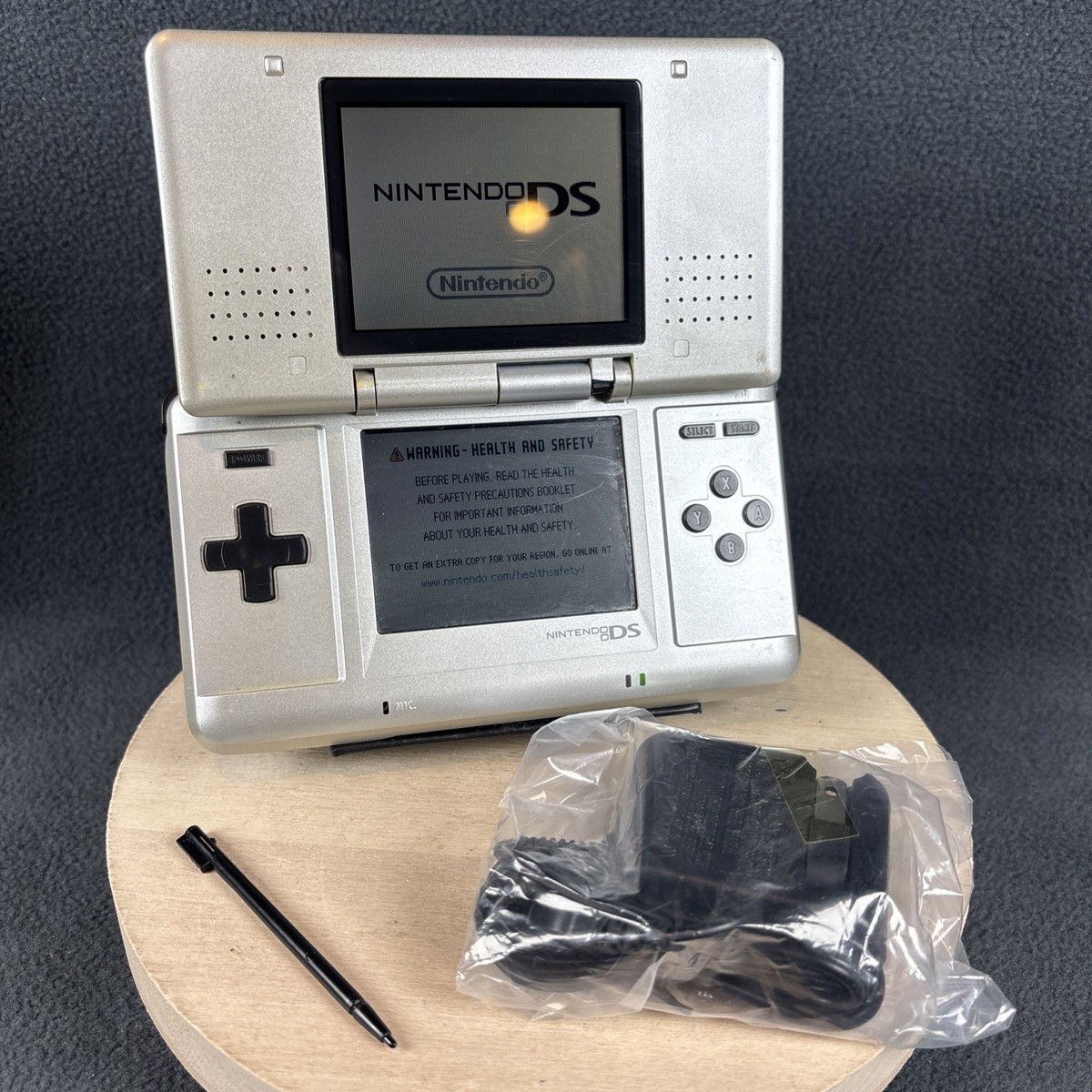 Nintendo DS NTR-001 Platinum Console w/ Charger & Stylus - Working