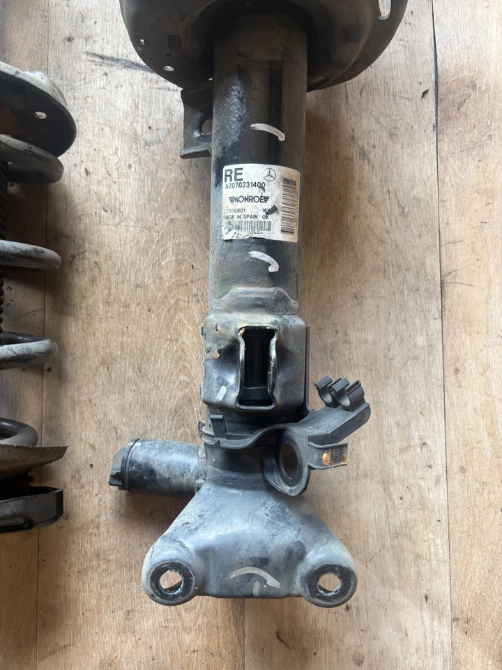 MERCEDES BENZ E400 E550 OEM 10-17 COUPE PAIR FRONT LEFT&RIGHT SIDE SPRING SHOCK - Image 4 of 4