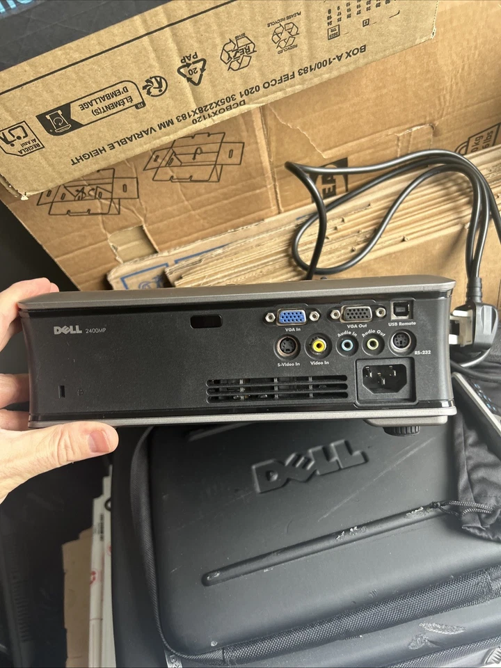 Dell 2400MP Portable DLP Projector With Case - Image 4 of 4