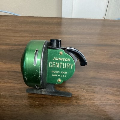 Johnson Century Model 100B Vintage Spincast Fishing Reel Green