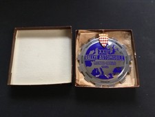 BADGE DE CALANDRE XXII EME RALLYE AUTOMOBILE MONTE CARLO DE 1952 BOÎTE/ FIXATION