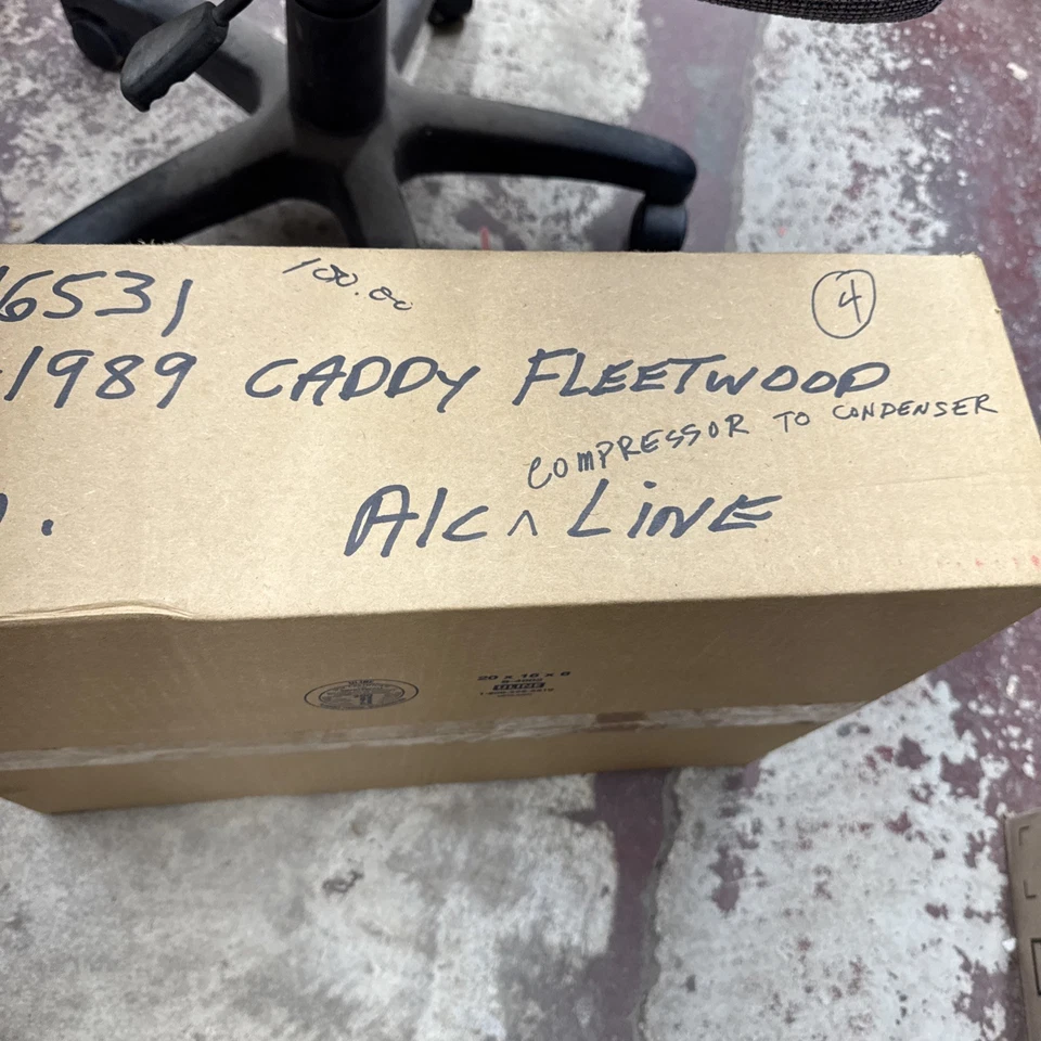 GM 1646531 A/C компрессор на конденсатор линии 1986-89 Cadillac Fleetwood RWD новый из старых запасов - Изображение 2 из 4