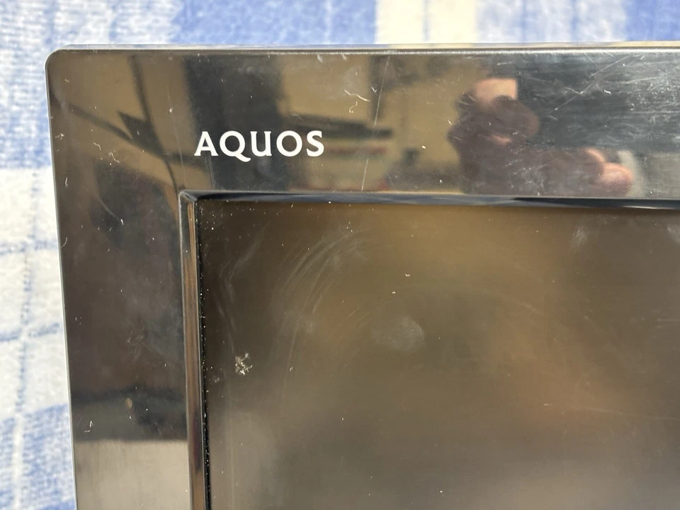 Sharp LC-20AD5E-BK 20 Inch AQUOS Freeview LCD TV ** NO REMOTE** - Image 4 of 4