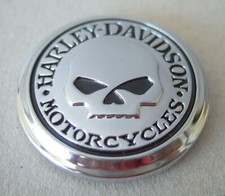Orig. Adesivo Harley® emblema medaglione Willie G. Skull® cromo/nero Ø38x8mm