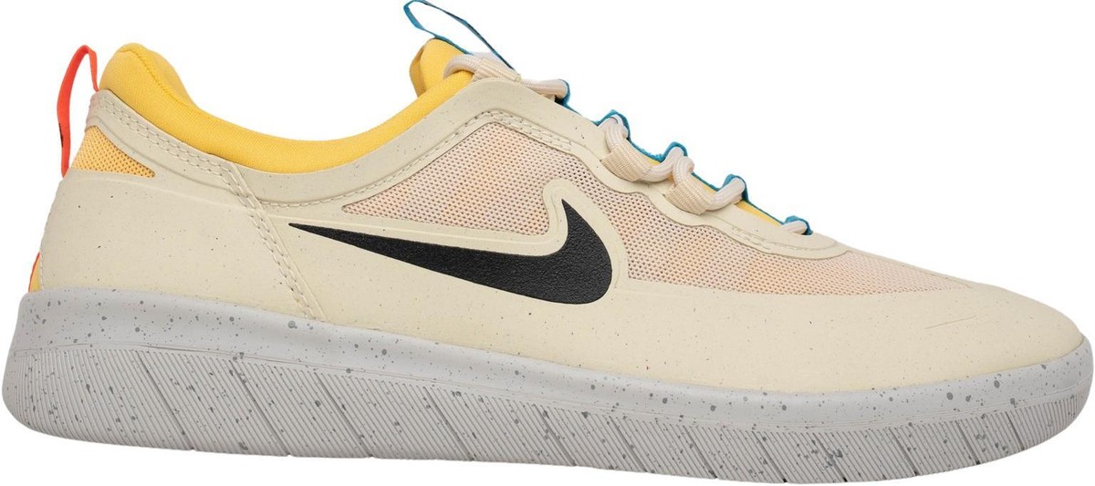 【新品未使用】NIKE SB NYJAH FREE 2 Nike SB Nyjah Free 2.0 Summit White & Pink Skate Shoes | Zumiez