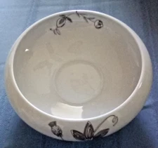 Crate & Barrel 8 3/4" Round Kemi Vegetable Bowl