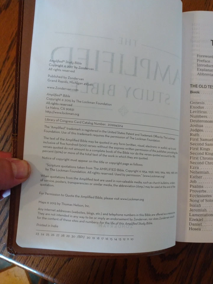 Amplified(AMP) Study Bible LARGE PRINT ~Faux Leather~ Thumb-indexed 10.5pt font - Image 4 of 4