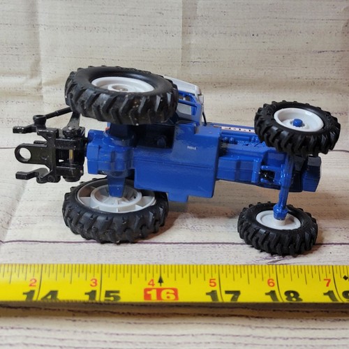 Vintage 1/32 scale Ford TW-5 die-cast/plastic tractor with 3 pt hitch blue/gray - Picture 9 of 9