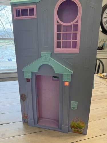 Mattel Barbie Talking Townhouse Doll House Playset 2002 Vintage