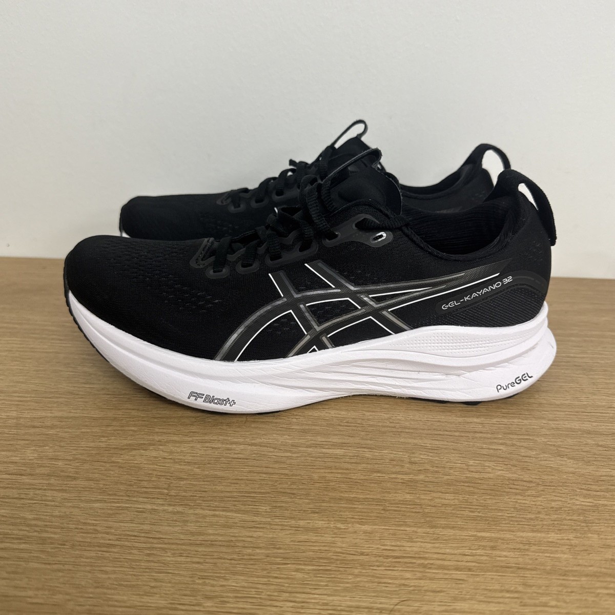 1011C054-002 ASICS GEL-KAYANO 32 