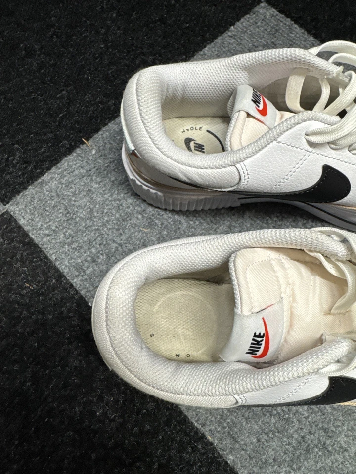 Talla 7 - Zapatos para mujer Nike Court Legacy Lift bajos blancos cáñamo con waffle swoosh Foto 4 de 4