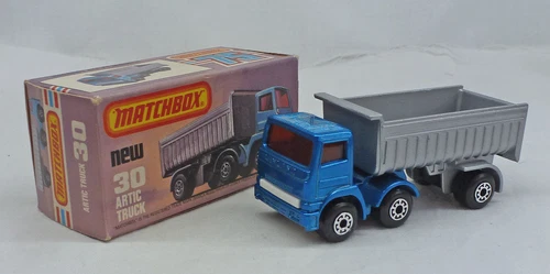 Matchbox Superfast MB30f Artic Truck Blue/Silver with NO.30 BASE