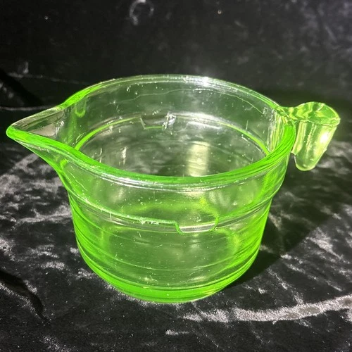 Hazel Atlas Uranium Green 2 Cup Juicer Measuring Cup Vintage Depression Kitchen