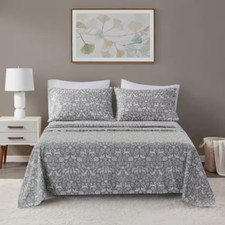 Oversized Cotton Flannel 4-Piece Sage Winter Fauna Cotton Full Sheet Set