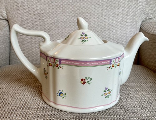 Laura Ashley Alice Teapot 1.5 Pints  - Picture 3 of 11