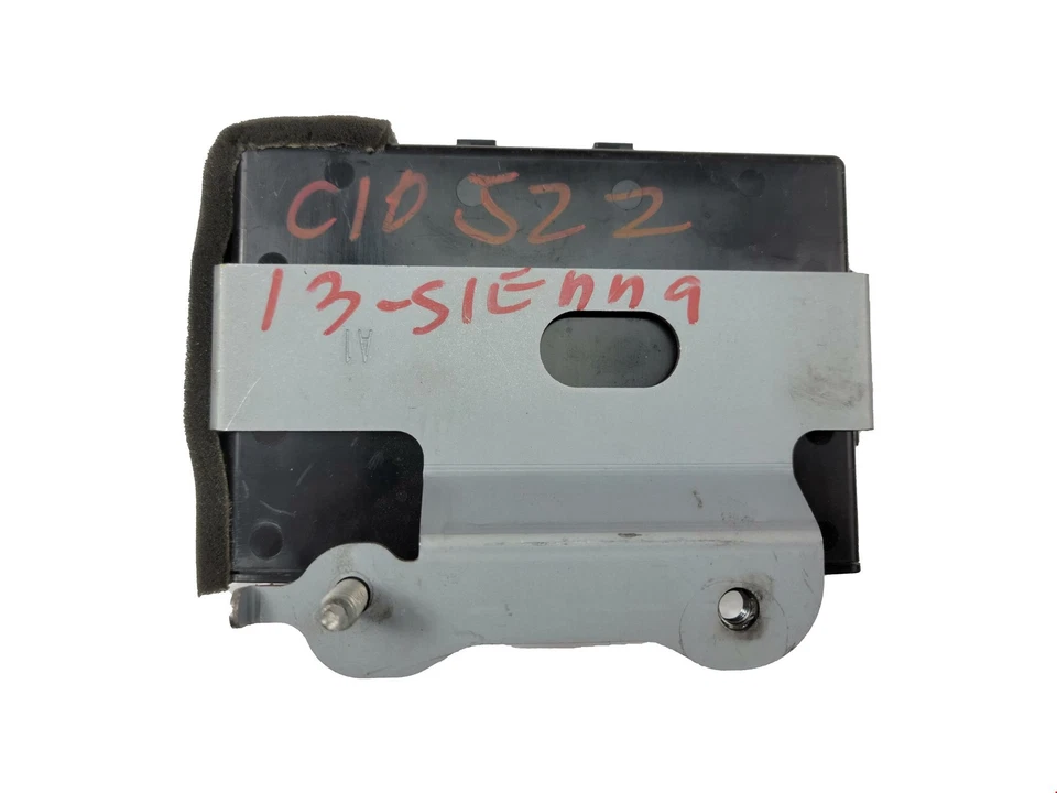 2013 Toyota Sienna Remote Engine Starter Control Module PT398-89100-NS OEM - Image 4 of 4