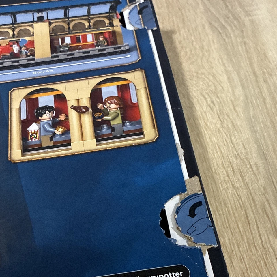 LEGO Harry Potter 76450 Book Nook: Hogwarts Express, photo 3 of 5