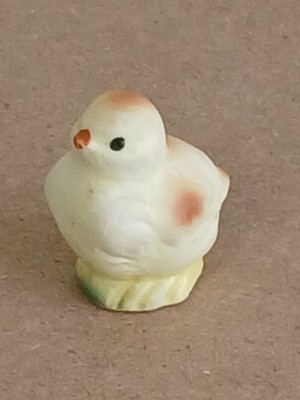 Vintage BABY CHICK Bone China Figurine Miniature 1'' Made in Japan Preowned