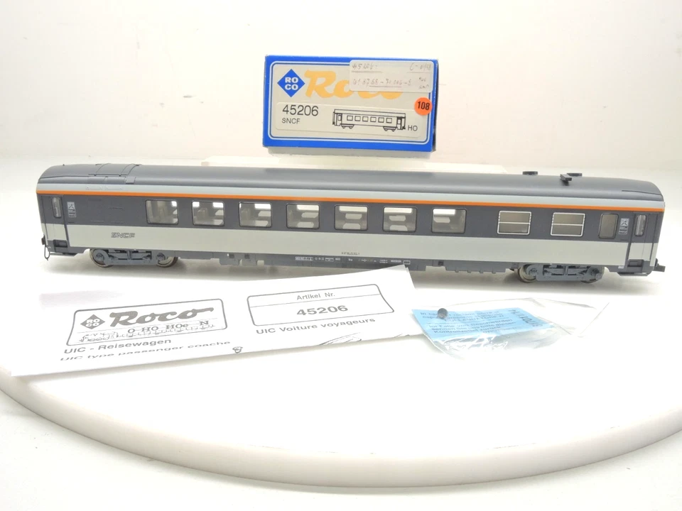 Roco 45206 HO Restaurantwagen SNCF KKK   AC.Achsen  Essieux AC  OVP (108