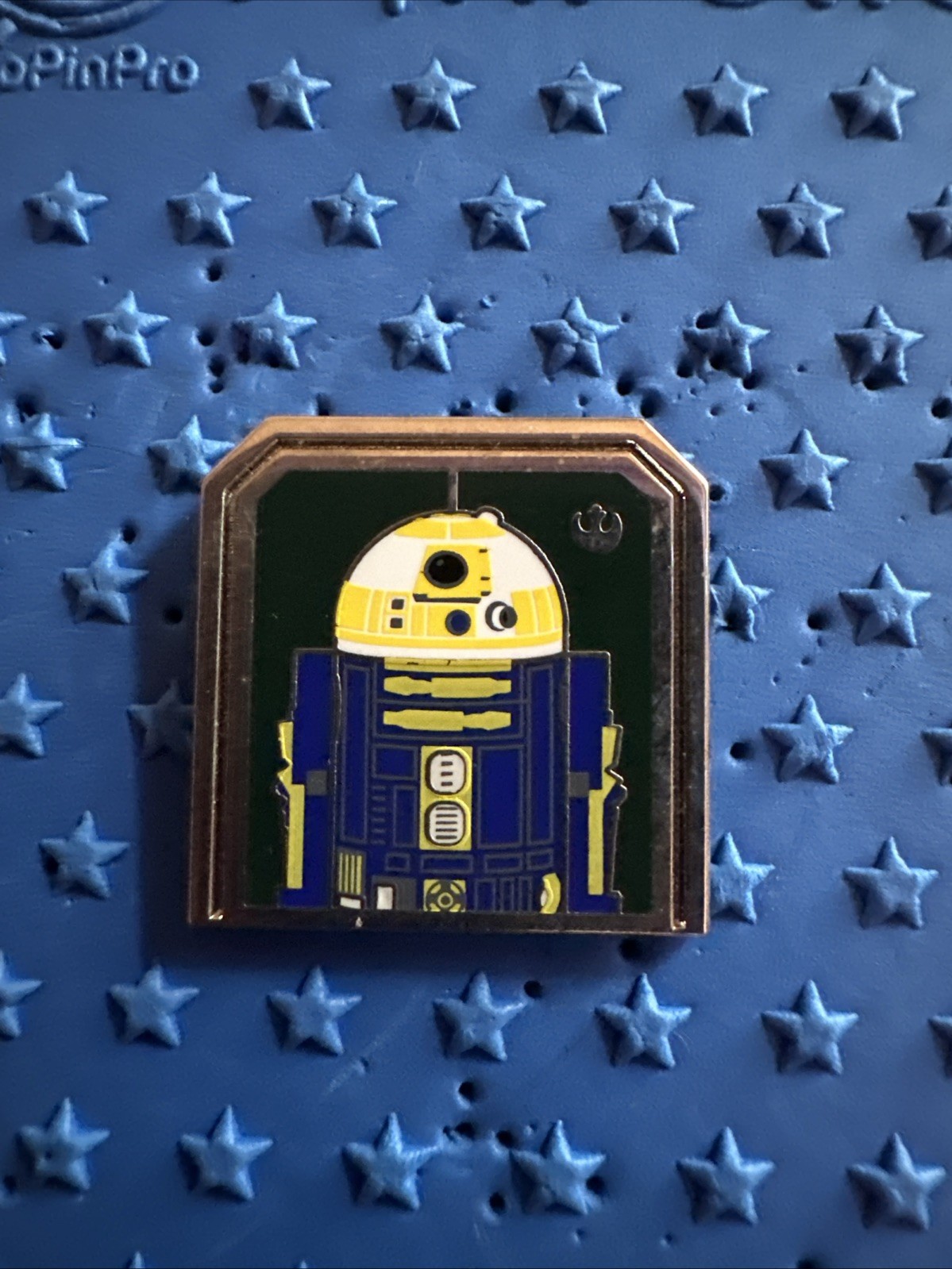 2024 Disney WDW Hidden Mickey Star Wars Icon Pin Droids R2-B1 (C5)