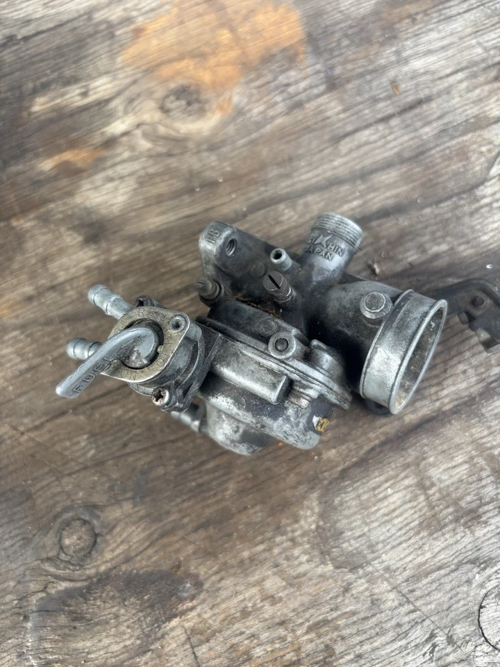 Carburador Honda C70 Passport 1981 usado OEM 16100-174-772 OEM Keihin 15A LM61 Foto 3 de 4