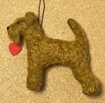 LAKELAND / IRISH TERRIER mit ROTEM HERZ - Teil Nadel gefilzt HUND