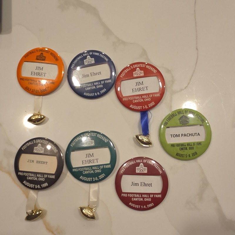 Multiple years NFL PRO FOOTBALL HOF CANTON COMMEMORATIVE PINS Employees at HOF