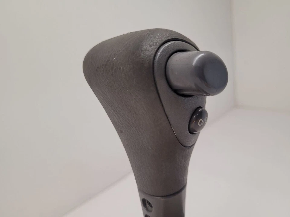 2003 TOYOTA COROLLA  AT Automatic Transmission Shift Shifter Gear Assembly  - Image 4 of 4