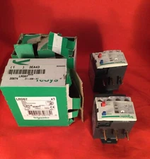 Schnieder electric LRD07 TeSys Thermal overload relay 2 relays.