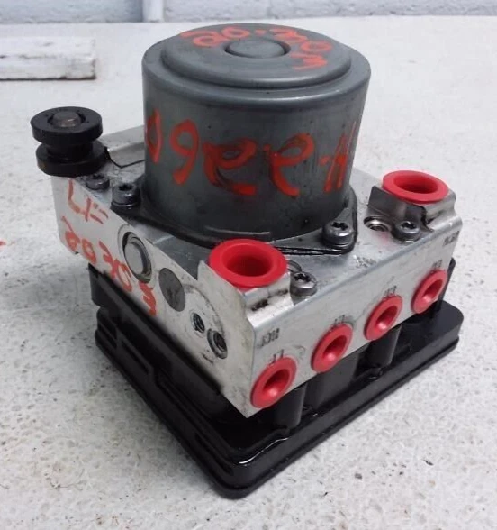 2014-2016 Chevy Silverado 1500 ABS Anti-Lock Brake Pump Module Control Assembly Foto 3 de 4