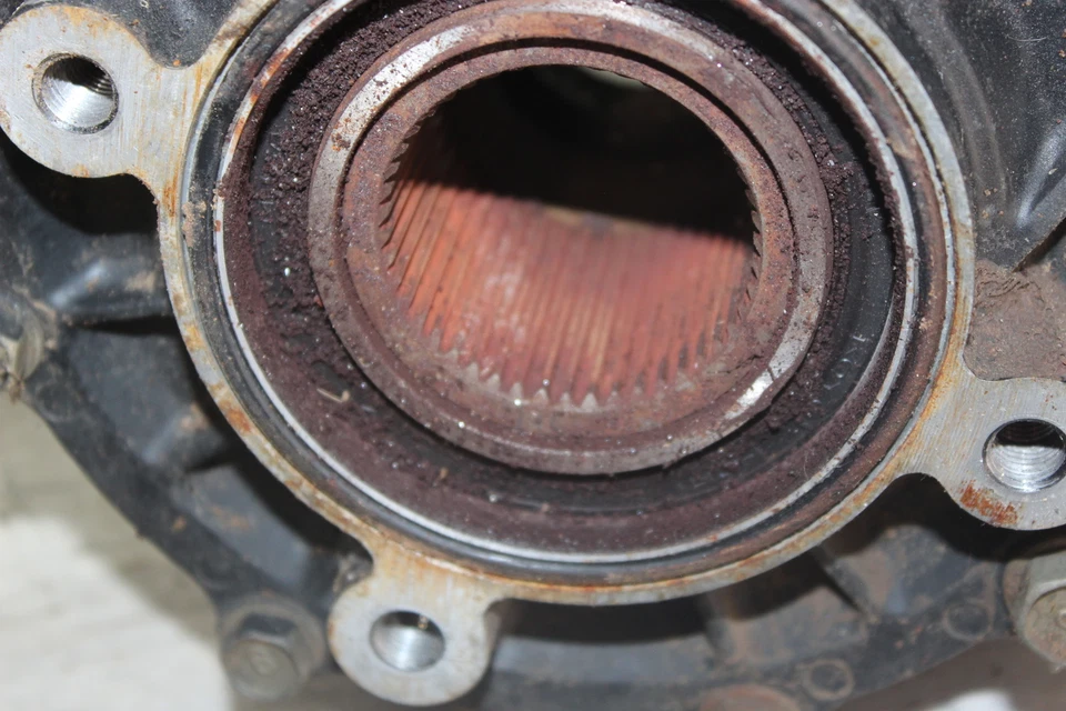 1986 Yamaha Moto 4 Yfm200dx Rear Back Differential Gearbox Assmebly - Image 3 of 4