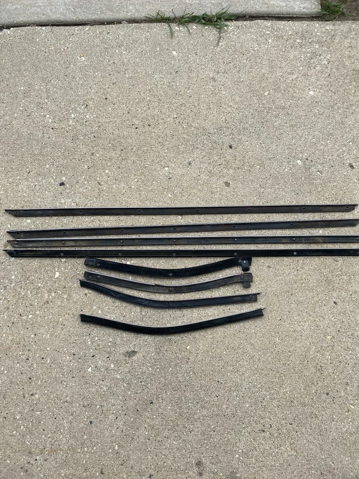 1970-72 Oldsmobile Cutlass/442 Convertible Door, Window Felt Fuzzies Seals (8pc) - Image 2 of 4