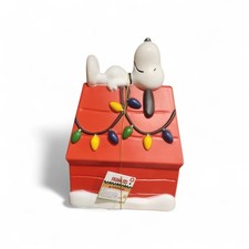 Peanuts Snoopy  Woodstock Light-Up Christmas Doghouse Tabletop Blowmold New