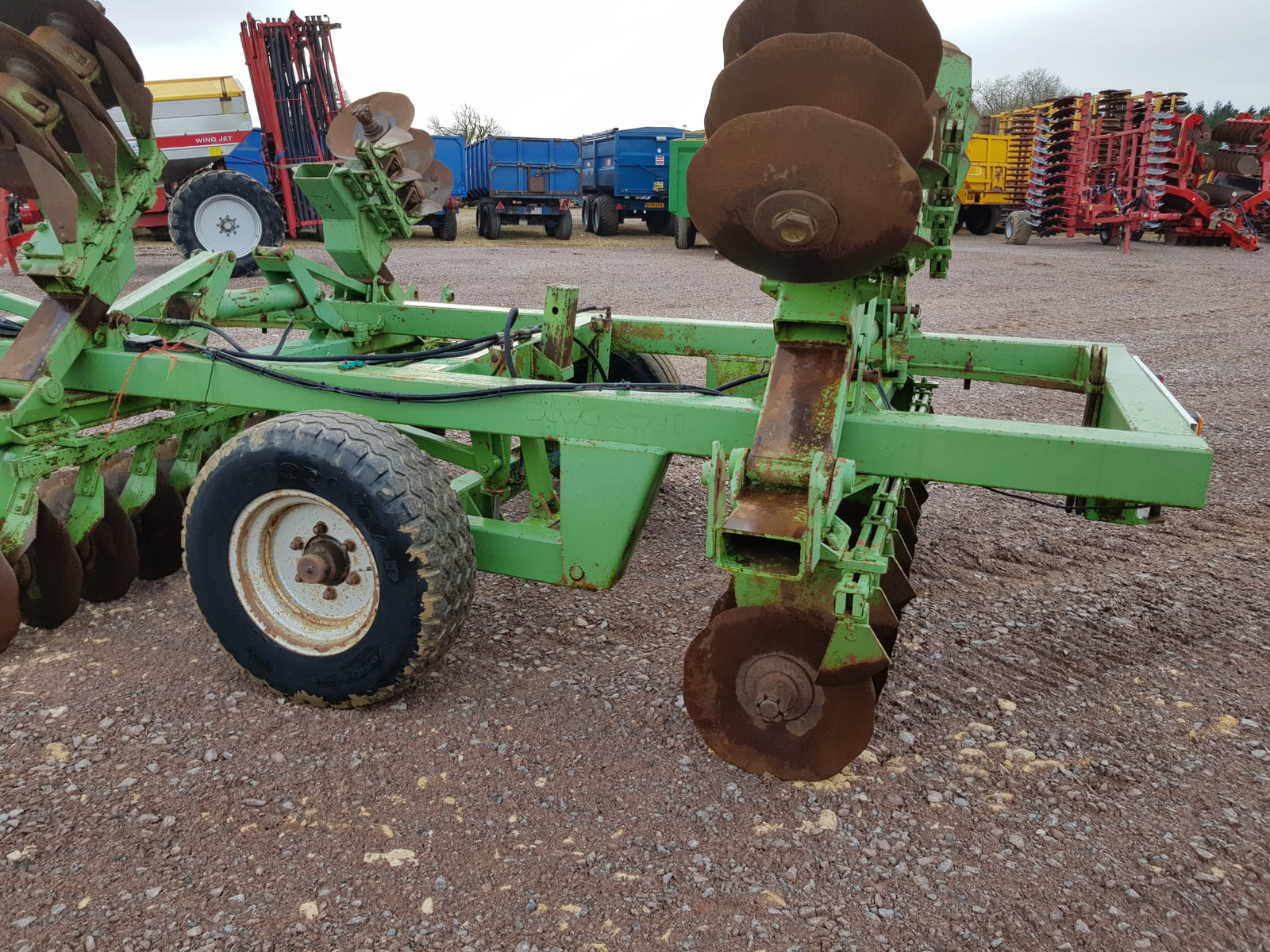 DOWDESWELL 84 Series 4 metre Heavy Trailed Folding Offset Disc Harrows