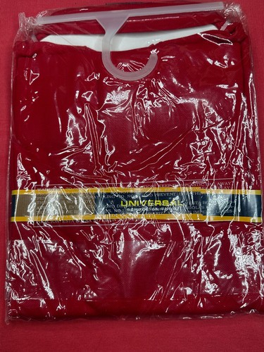 Red Universal brand polo - Picture 4 of 4