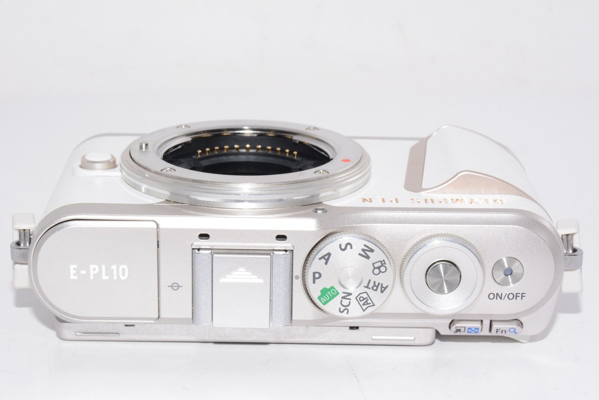 ☆美品【OLYMPUS】E-PL10 + 14-42mm + 40-150mm N.MINT/In Box/1044shots]OLYMPUS PEN E-PL10/14-42,40-150mm From
