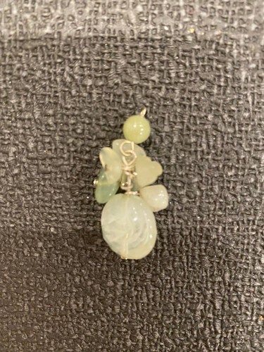 VINTAGE HIGH END*RARE*AMAZINGLY GORGEOUS WHITE JADE & LUCITE PENDANT!! - Picture 3 of 3