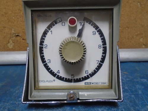 Eagle Signal HP515A601 10 Second Cycl-Flex Timer with mounting case