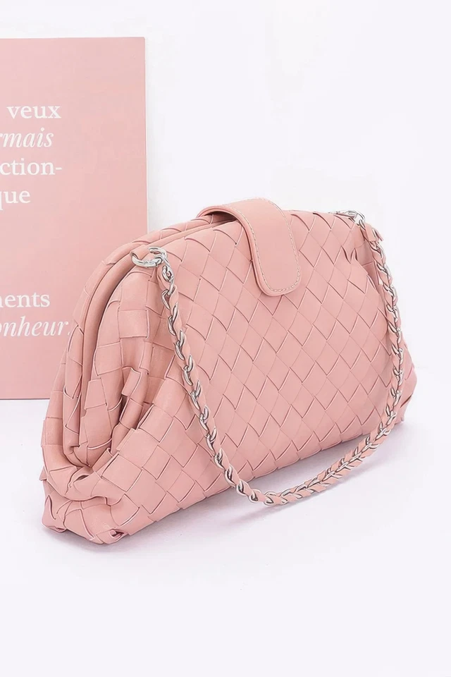 Bolso de hombro con marco trenzado de cuero sintético Foto 3 de 4