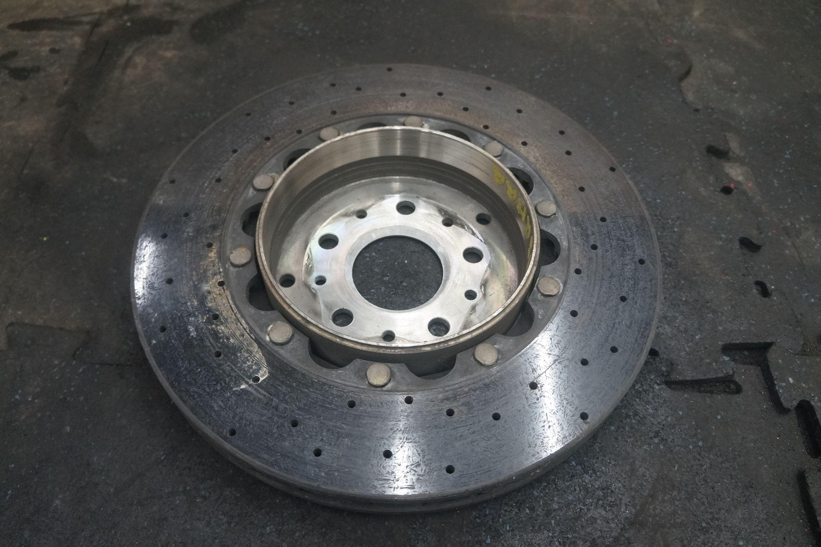 Rear Left or Right Ceramic Brake Disc Rotor 257102 304561 Ferrari California 10