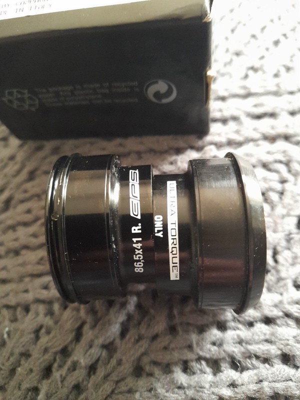Campagnolo BB86 Press-Fit  86.5x41 For Ultra Torque chainsets.