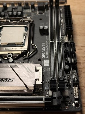 Bundle: Gigabyte Z390 I AORUS Pro WiFi ITX | Intel i7-9700K | 1TB
