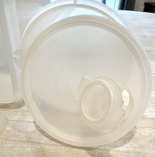 3 Clear Tupperware - Cereal Keeper 371-2 & Cylinder 471-2 w/Lids, 514-1 Square - Picture 13 of 20