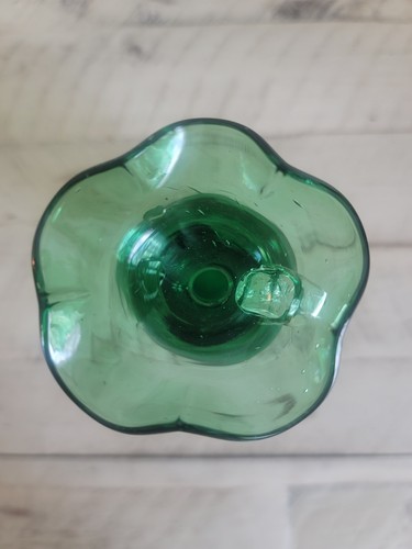 Vintage kleiner GLASKRUG VASE grün Rüschen oben klar Henkel Dekoration - Bild 4 von 6